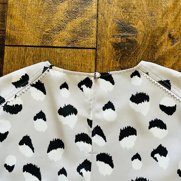 Banana Republic Silver Relaxed Peplum Blouse with Irregular Black & White Dots - Picture 9 of 10